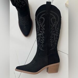 Black Heeled Cowboy Boots with Intricate Stitching